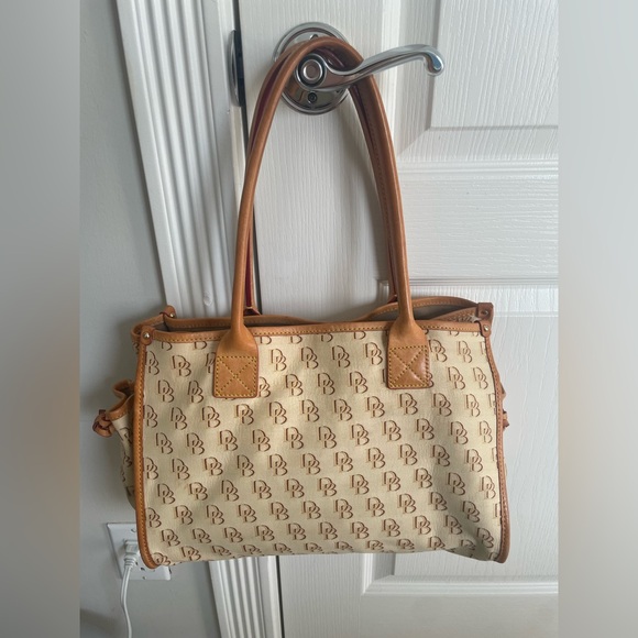Dooney & Burke Tote bag canvas leather tan logo